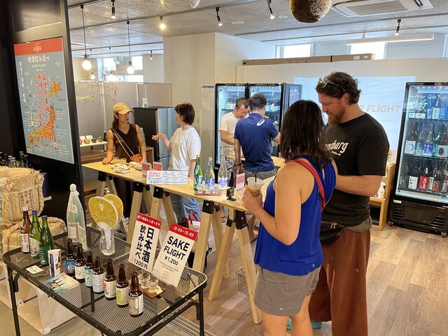 築地立ち飲み『角打ち 旅手箱』〜TSUKIJI SAKE BAR & LIQUR SHOP "TABITEBAKO"