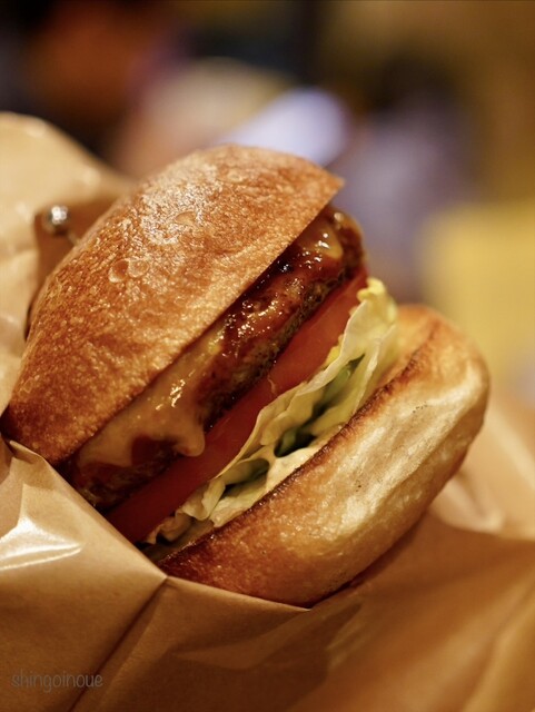 CRUZ BURGERS & CRAFT BEERS
