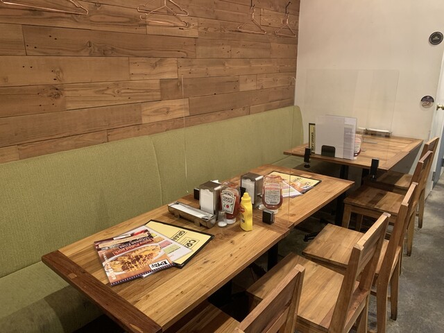 CRUZ BURGERS & CRAFT BEERS