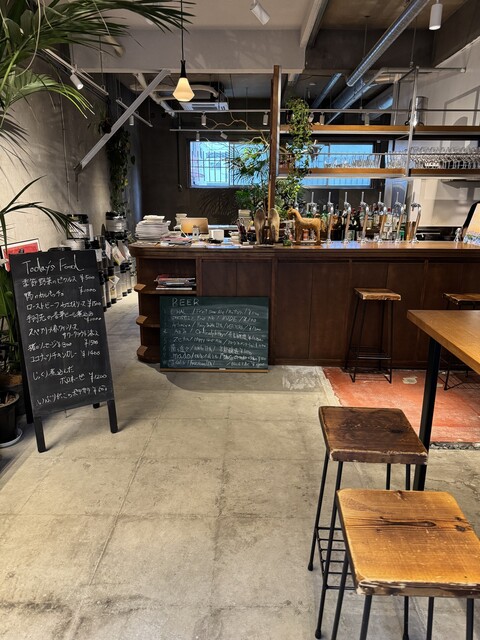 sabo beer bar ＆ bookstore