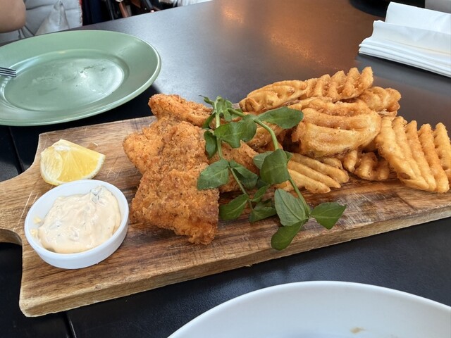 QUAYS pacific grill