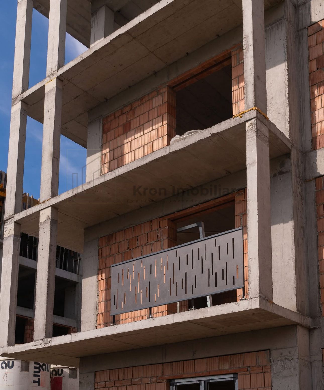 Apartament 3 camere- VANDUT