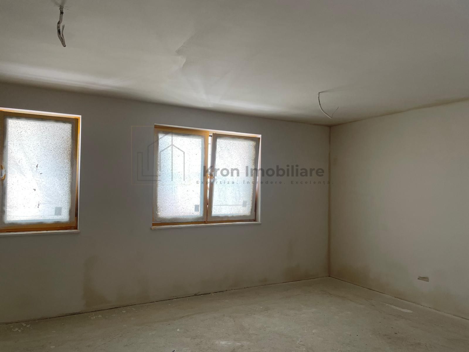 Apartament 3 camere- VANDUT
