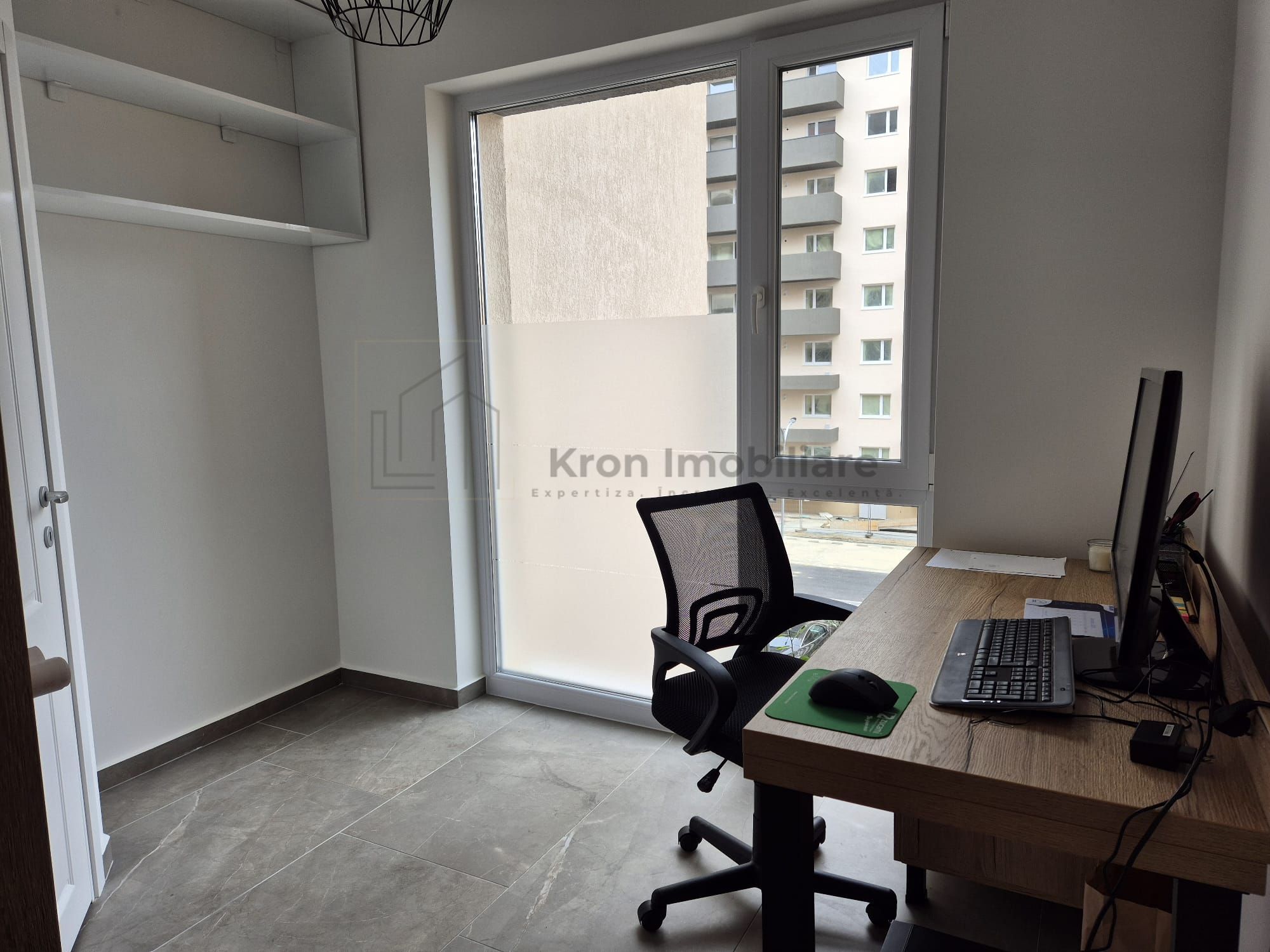 Inchiriez spatiu mic in Urban Plaza- INCHIRIAT