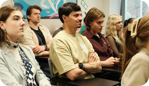 Przystępujemy do programu **inQube Startup Academy** i staramy się o pozyskanie pierwszych inwestorów.