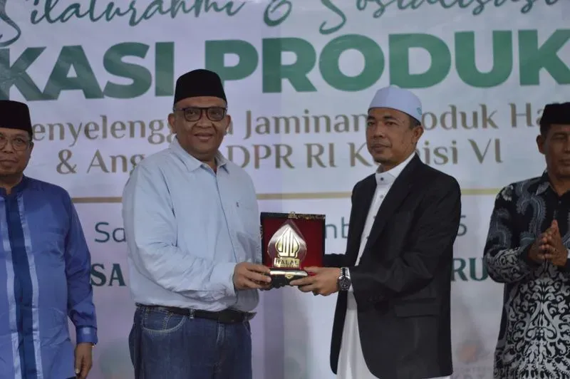 Silaturahmi dan Sosialisasi Sertifikasi Produk Halal di Pondok Pesantren Kumpeh Daaru Attauhid