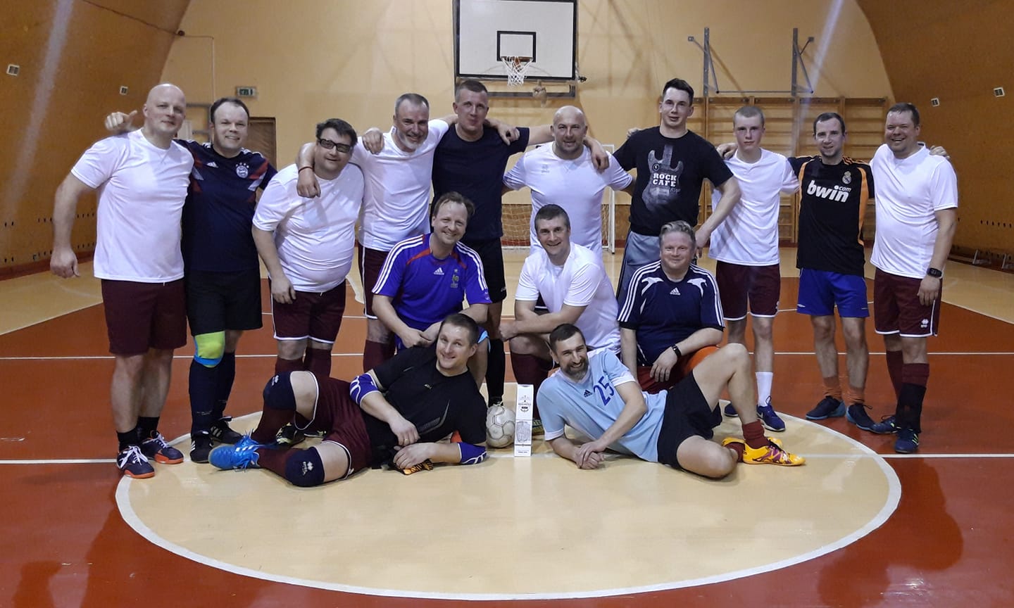 Futbola pulciņš vecmeistariem
