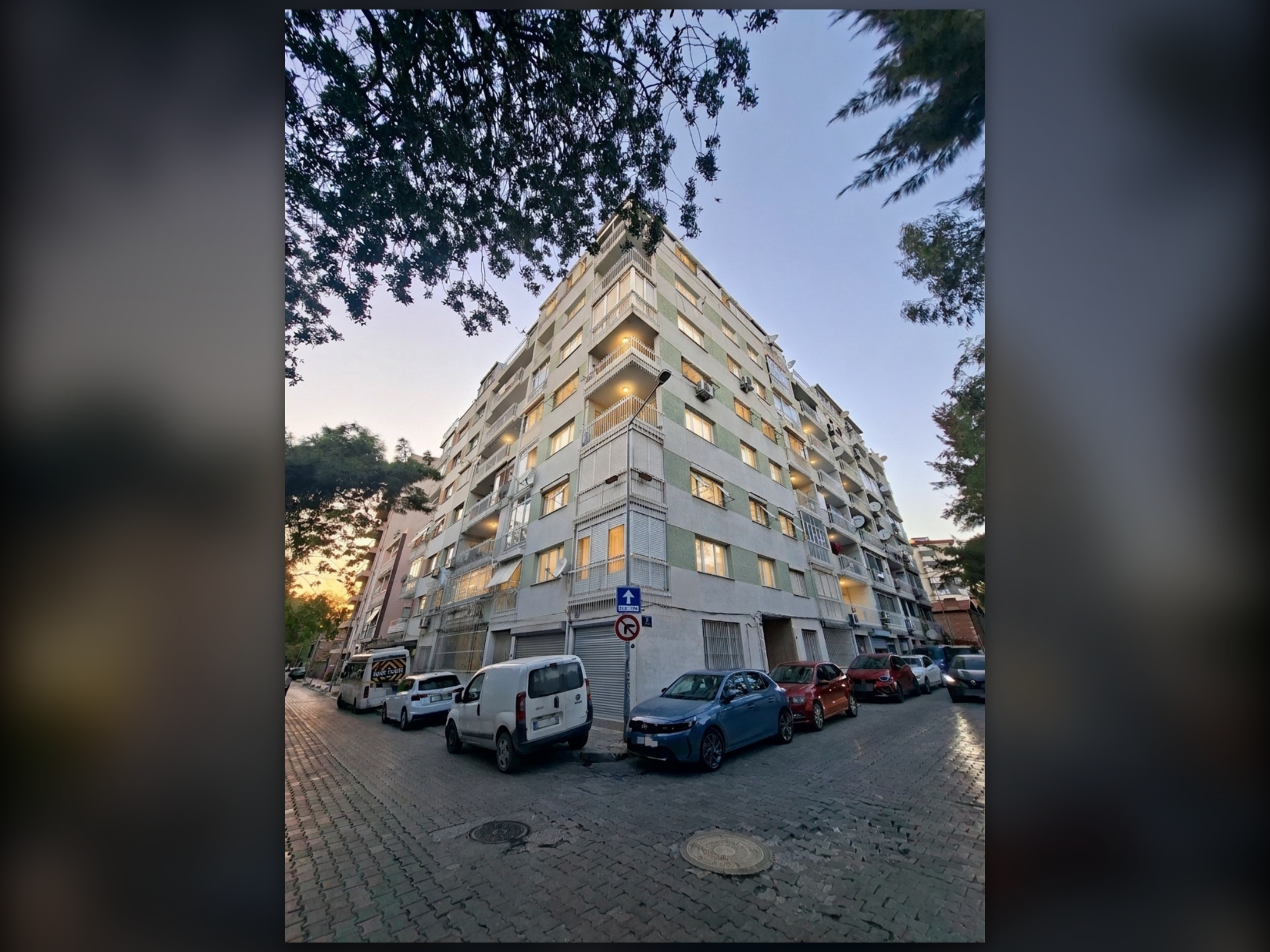 Bornova Erzene'de Komple Tadilatlı 130 m² 3+1 Kiralık Daire — fotoğraf 2