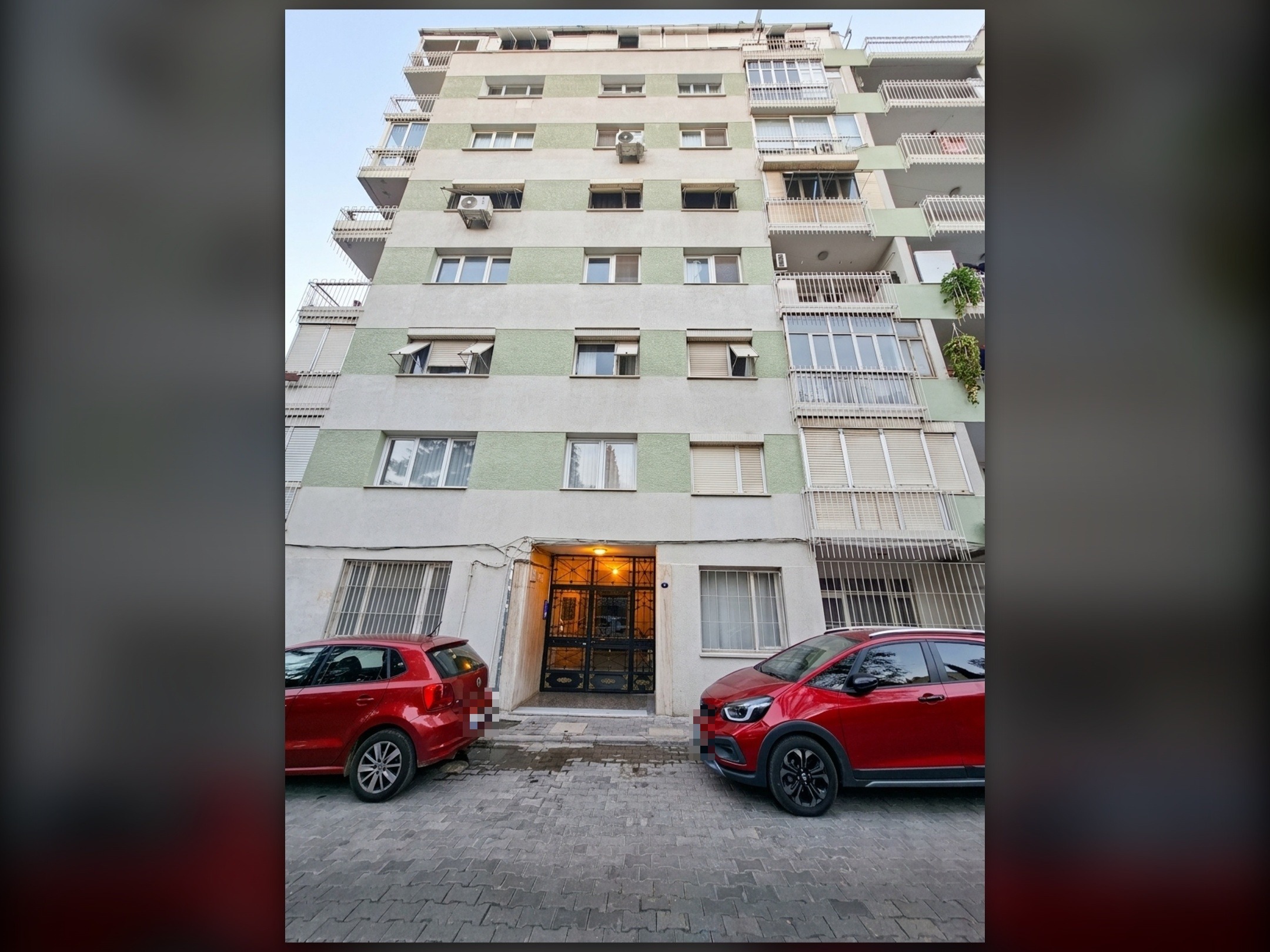 Bornova Erzene'de Komple Tadilatlı 130 m² 3+1 Kiralık Daire
