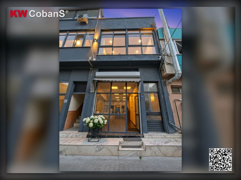Bornova Gürpınar 67 m² Cam Giydirmeli 2 Bölümlü Dükkan