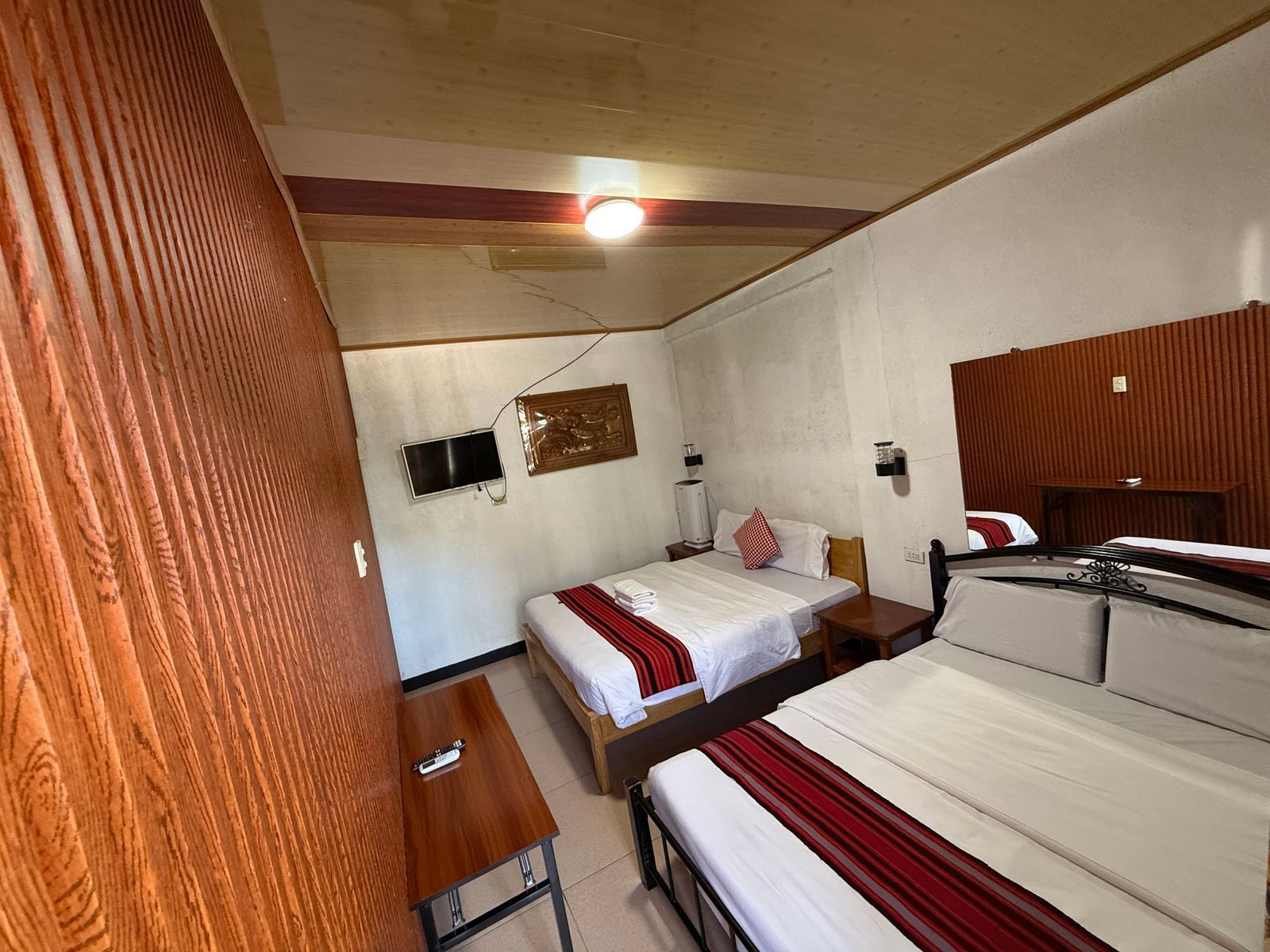 Room 11 at Kwarto's Guest House, San Juan, Siquijor