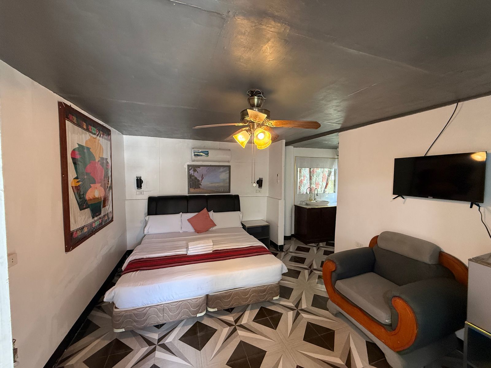 Room 9 at Kwarto's Guest House, San Juan, Siquijor