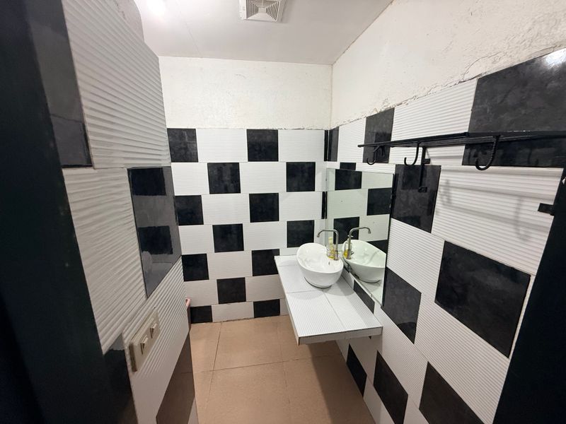 Room 3, photo 3