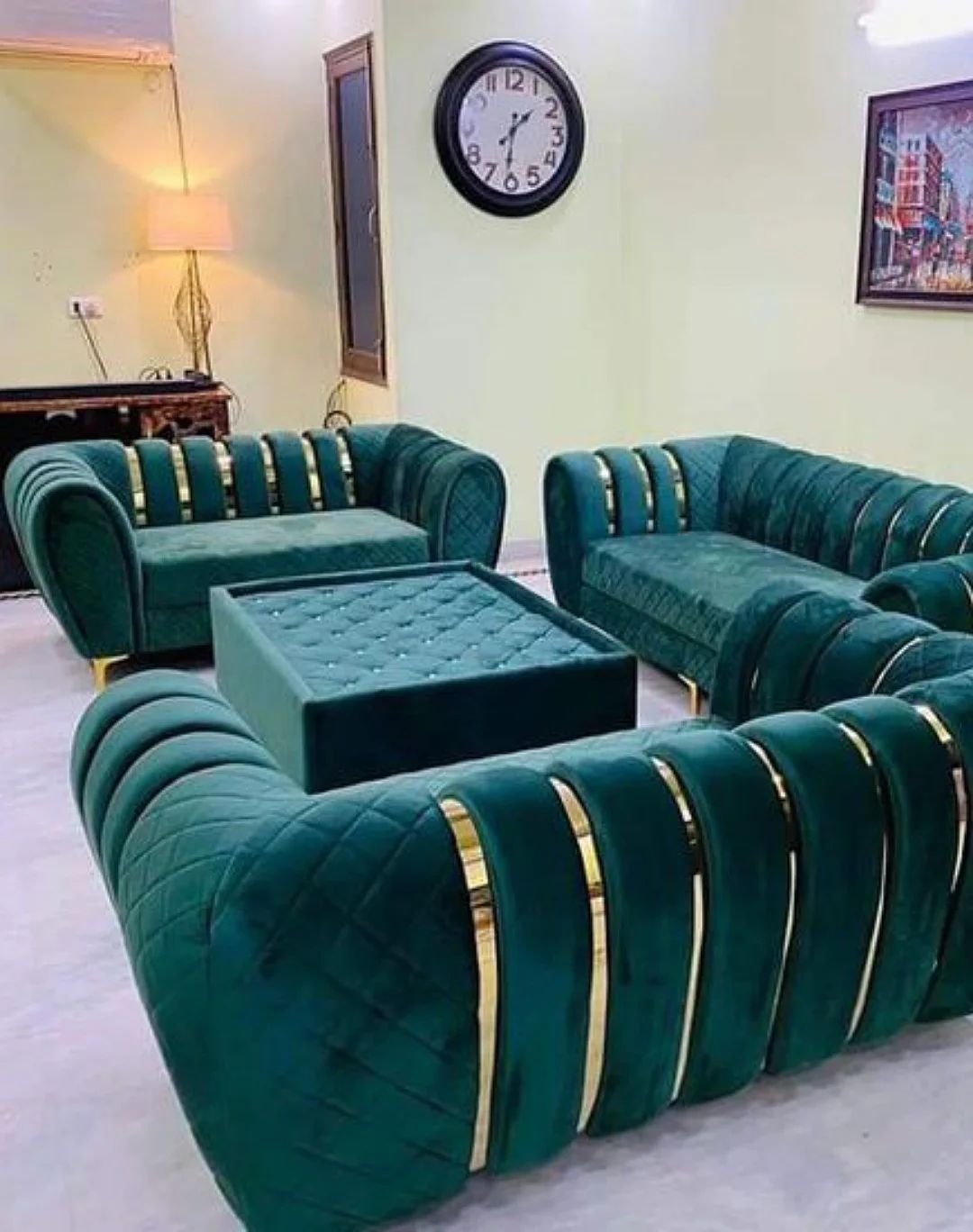 Ruth rock 6 seater Chesterfield 