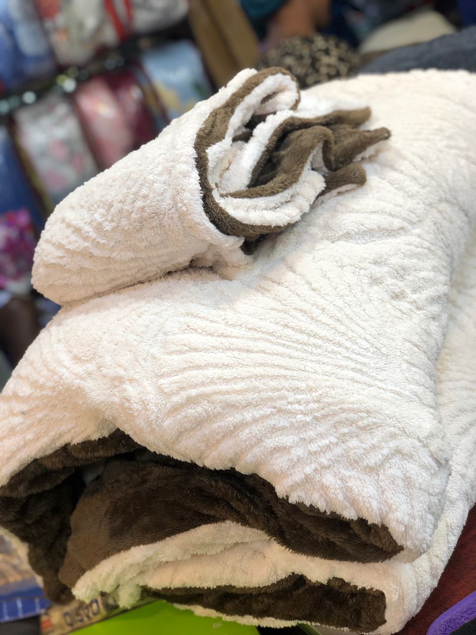 Ultra-Soft Reversible Comforter Set – Ivory & Chocolate