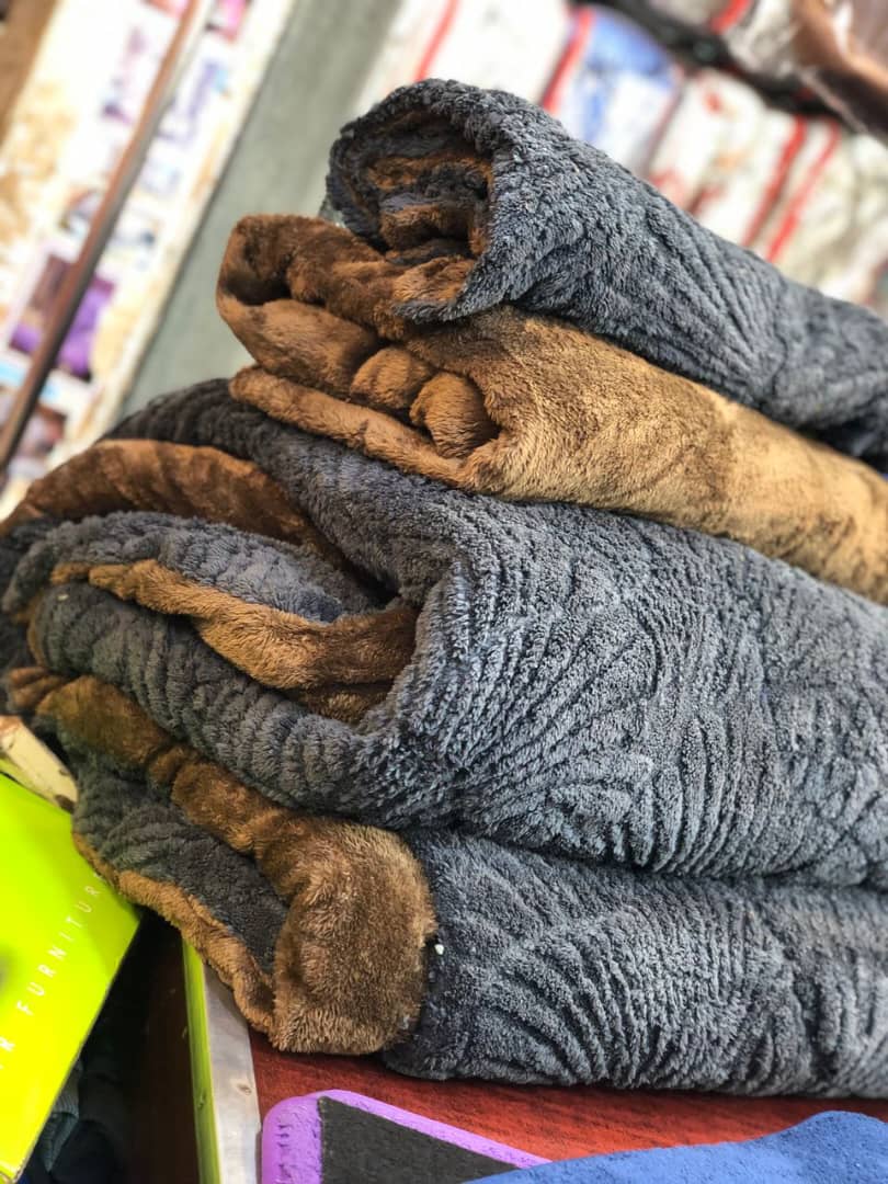 Premium Double-Layer Reversible Winter Blanket – Charcoal & Mocha