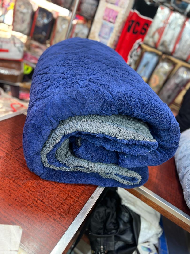 RoyalComfort Dual-Layer Ultra-Soft Reversible Blanket – Navy Blue & Grey