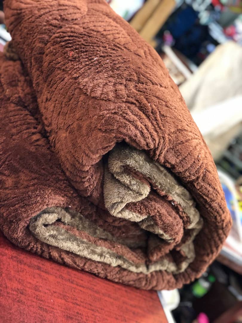 Ultra-Plush Double-Sided Winter Blanket – Chocolate Brown