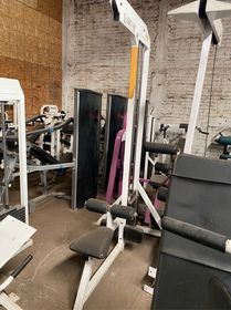 Body Master Lat Pulldown 