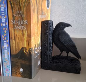 Capa de "Aparador de Livro Corvo", de Impressão 3D