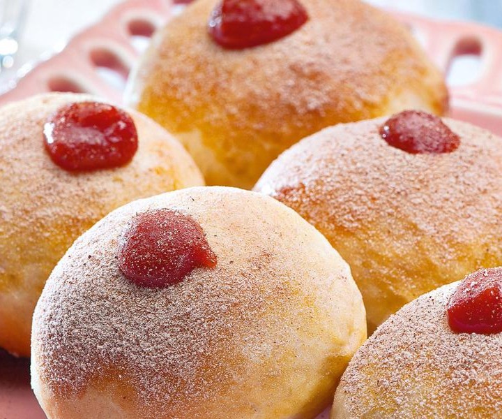 Pão doce com goiabada