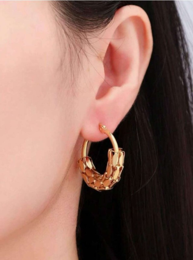 Fashionable Stainless Steel Hollow Out Ring Shaped Earrings