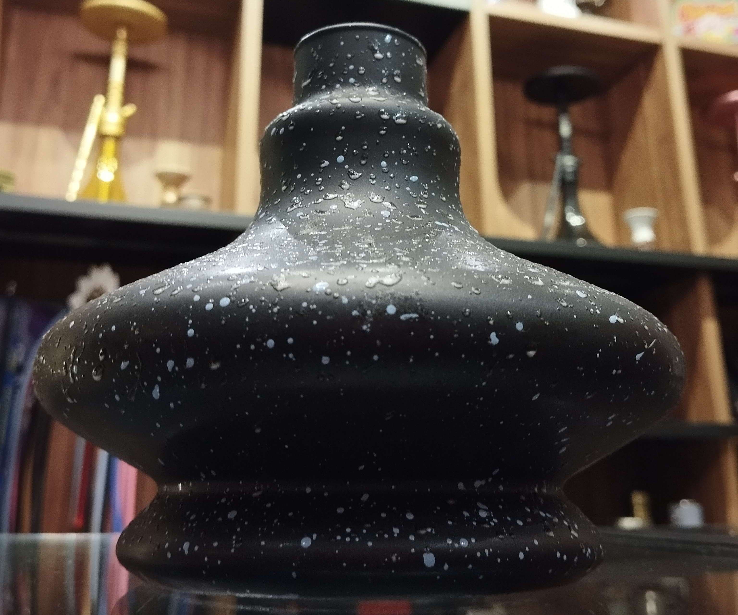 VASO Preto com detalhes brancos