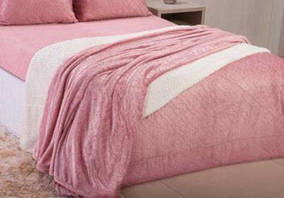 COBERTOR EMBOSSED PLUSH CASAL ROSA