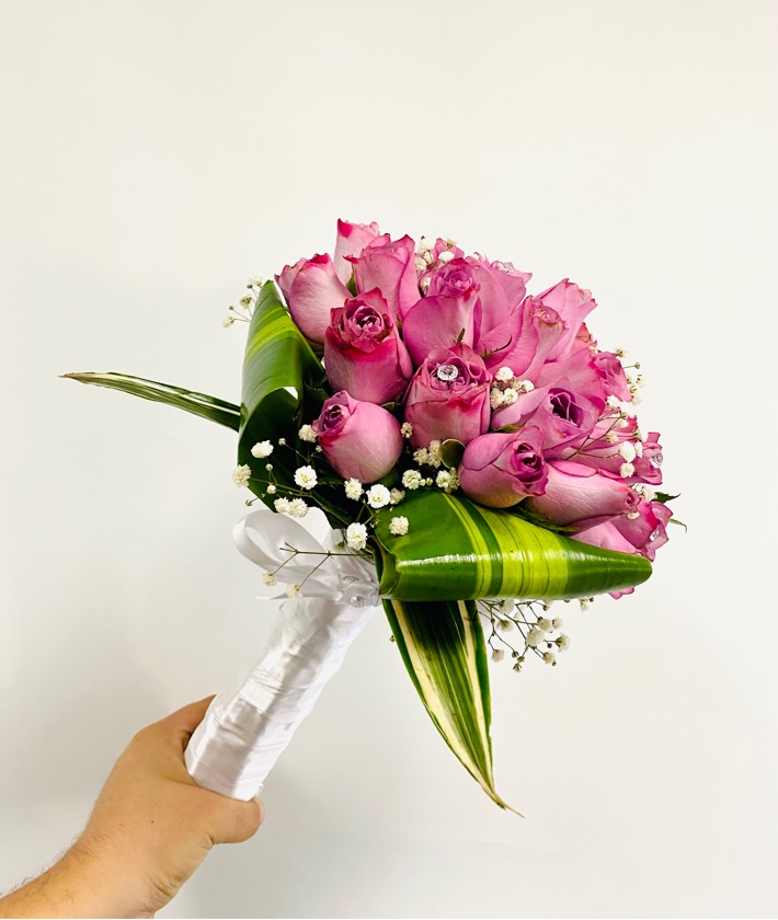 Bouquet para evento con 24 rosas