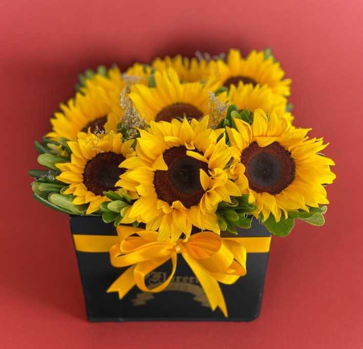 Caja con girasoles - grande