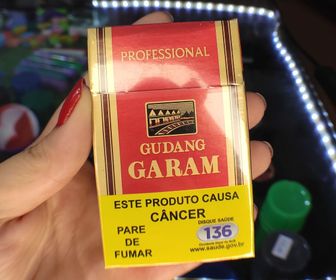 Cigarro Gudang Garam Cravo