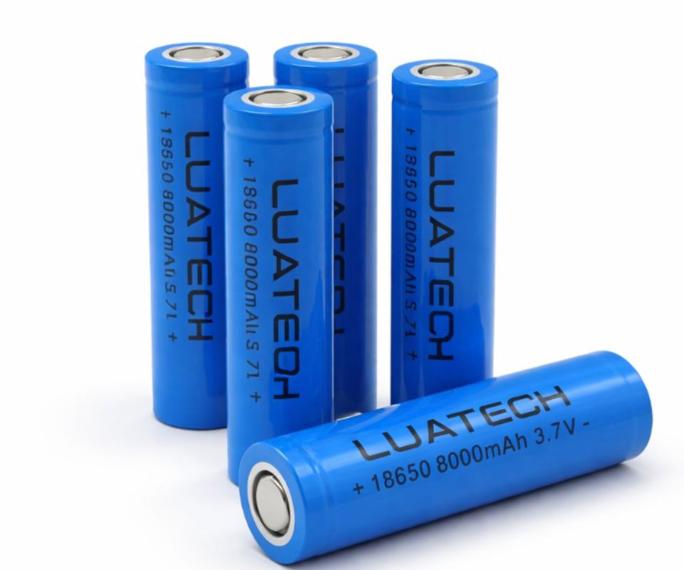 BATERIA LANTERNA LUATEK MÉDIA