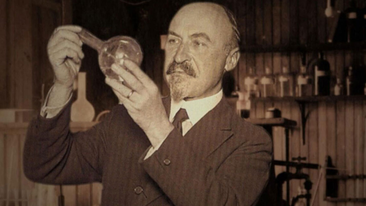 All Things Bakelite: The Age of Plastic