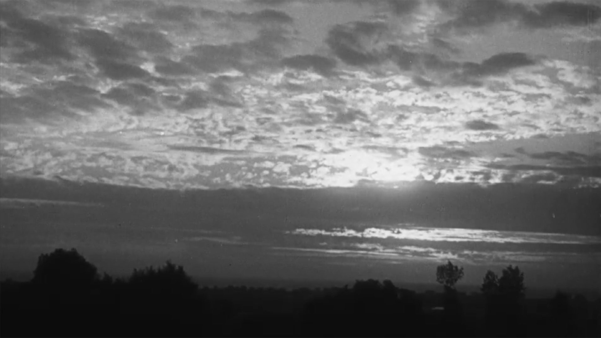 Déformations du soleil dues à la réfraction au moment de son coucher (1935)