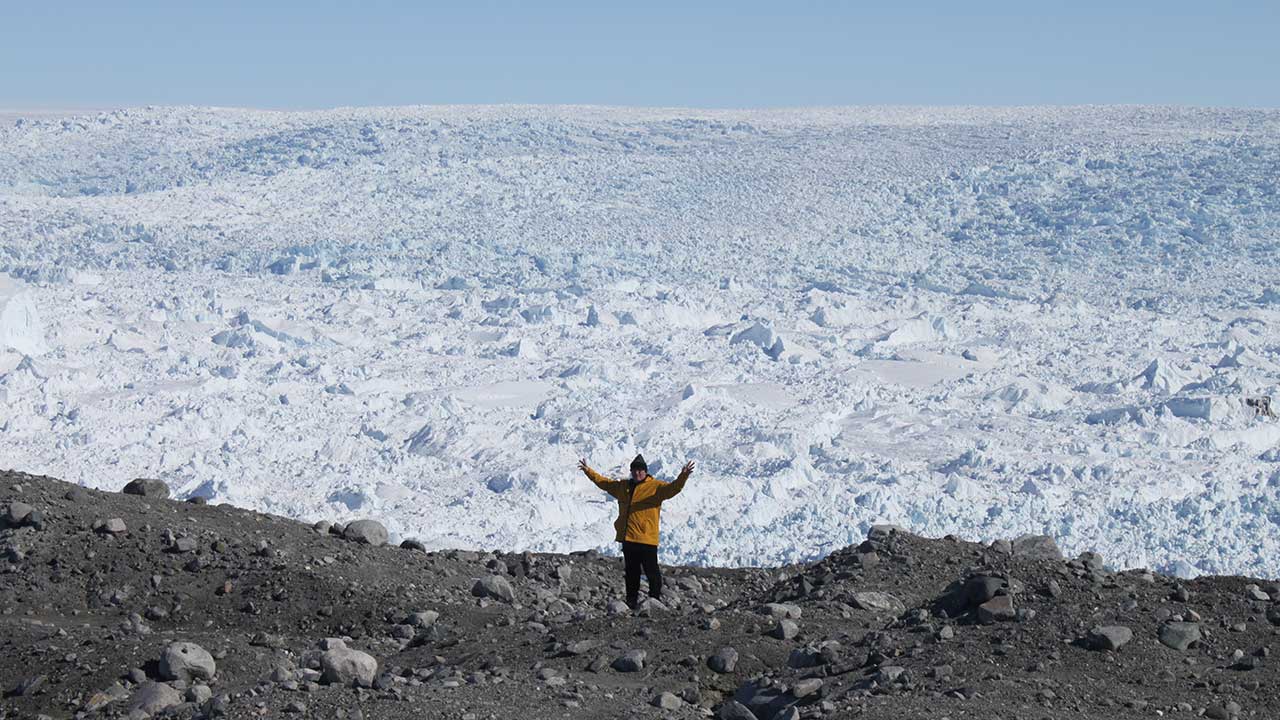 Visualizing the Real-World Effects of Climate Change on Glacier Streams