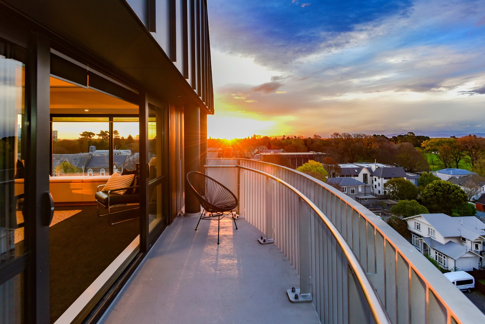 Panoramic West End Penthouse property photo 2