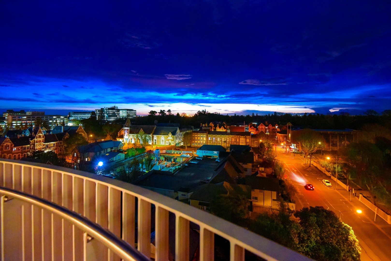 Panoramic West End Penthouse property photo 4