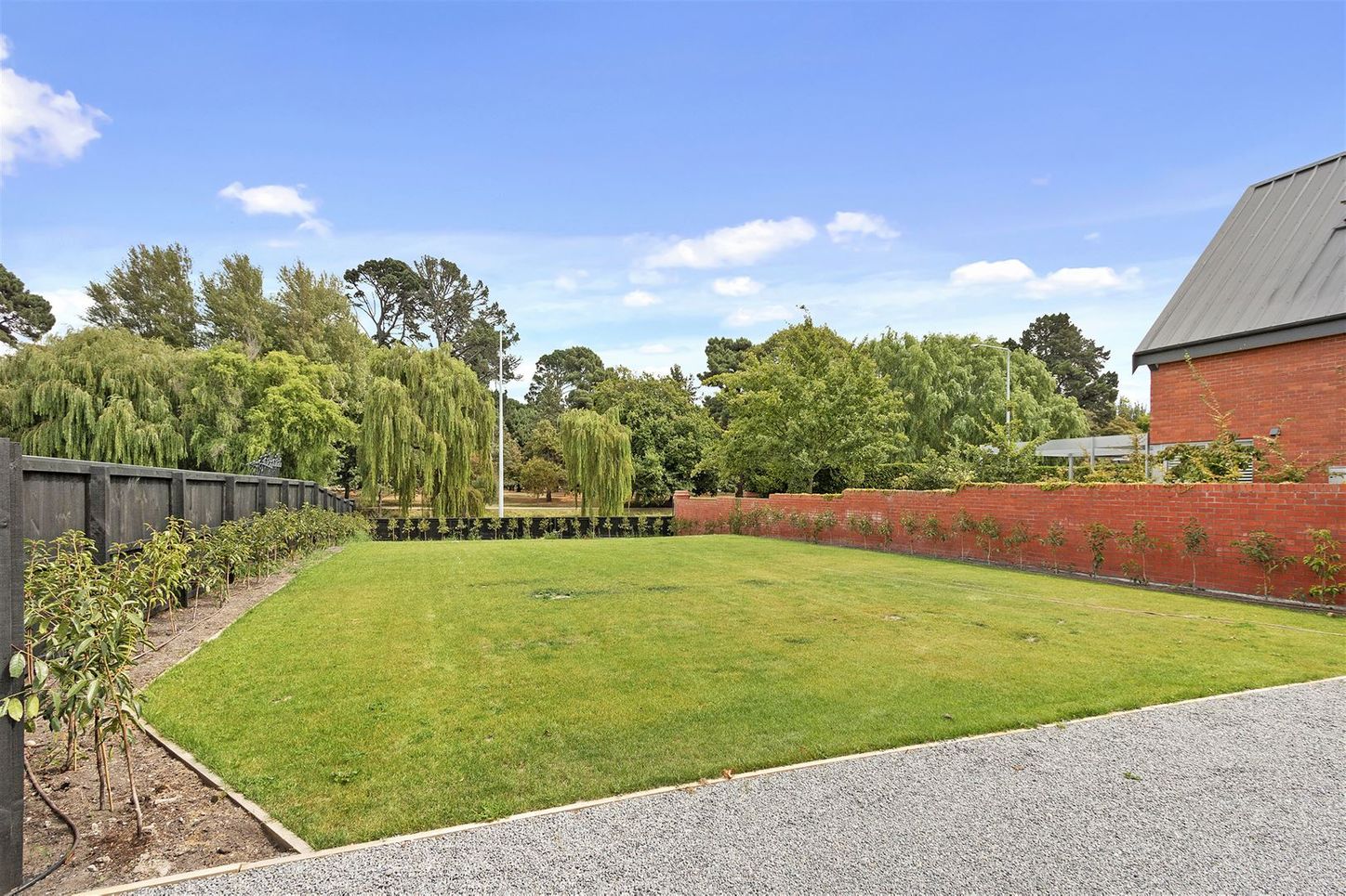 Prime Parkside Section property photo 2