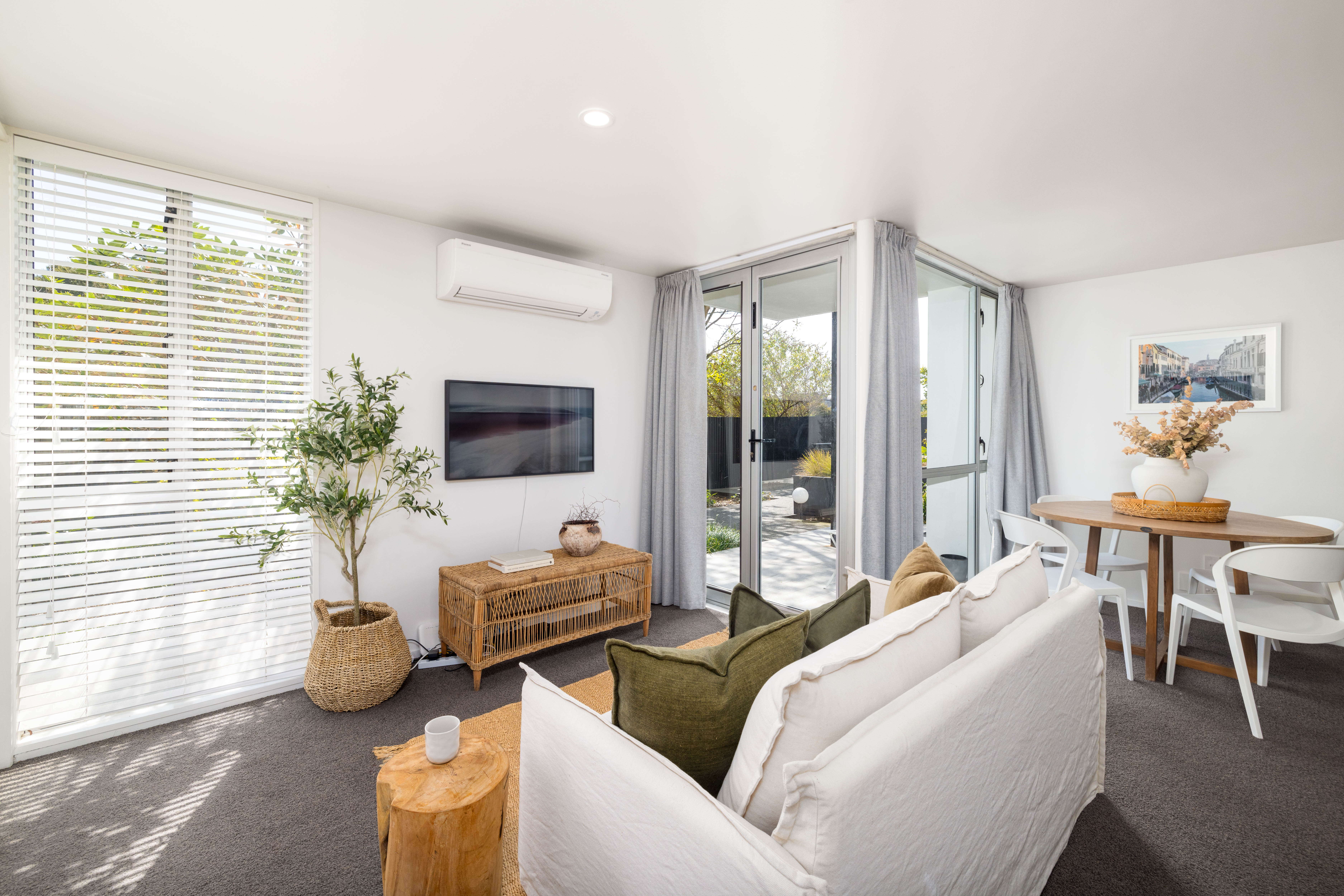 Lock, Leave & Live property photo 2