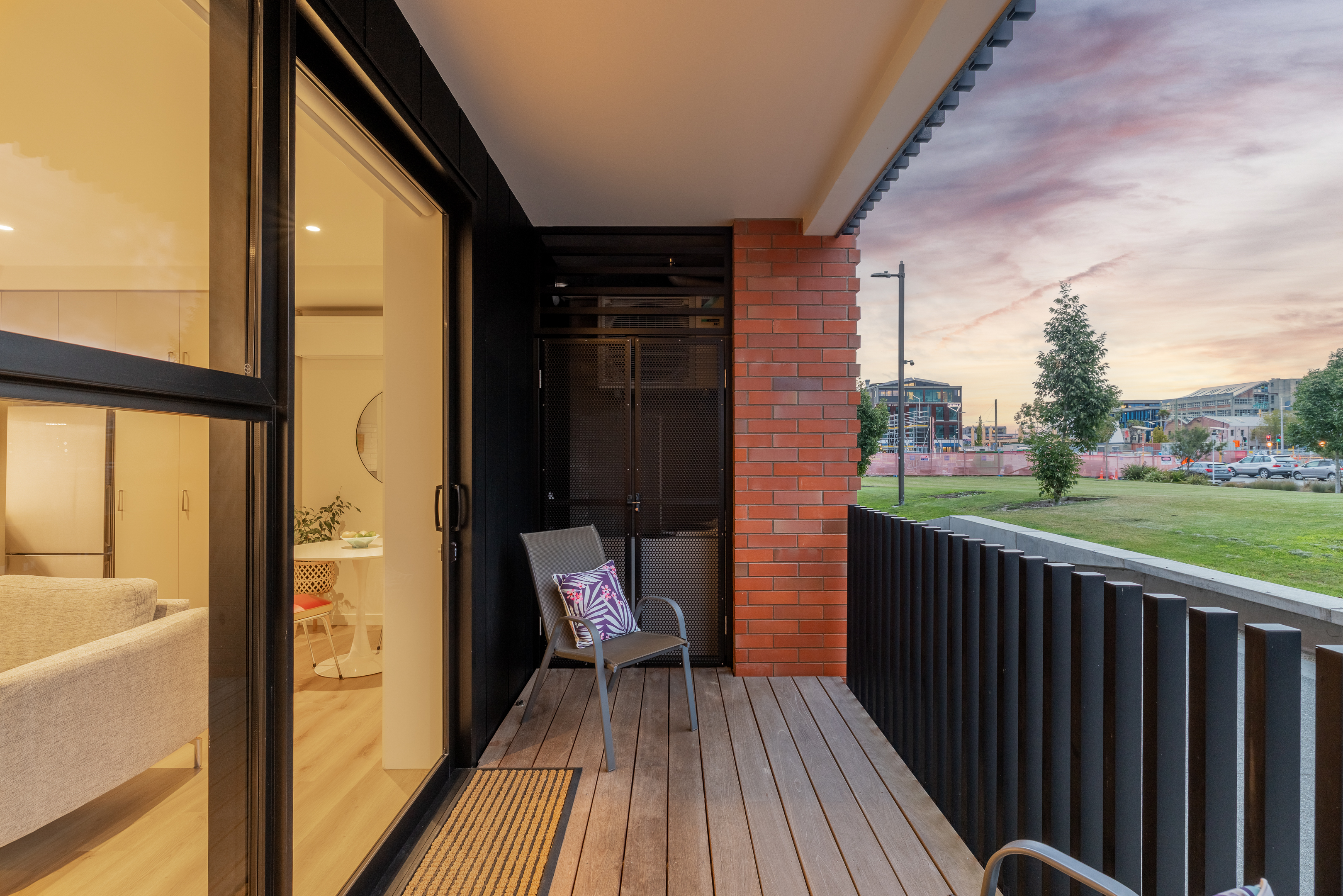 Inner-City Style and Simplicity property photo 4