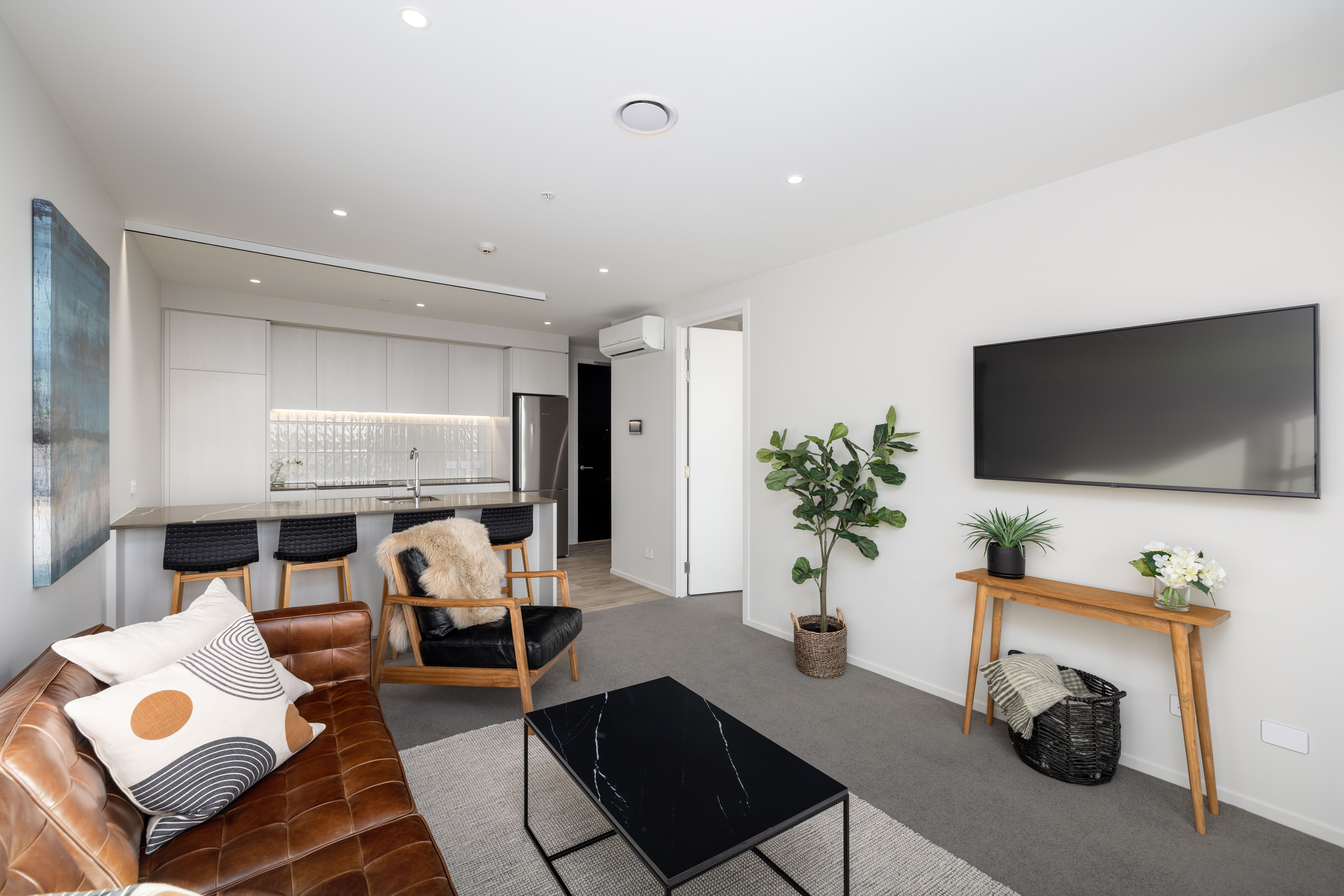 Seventh-Floor Sophistication – The Spire property photo 3