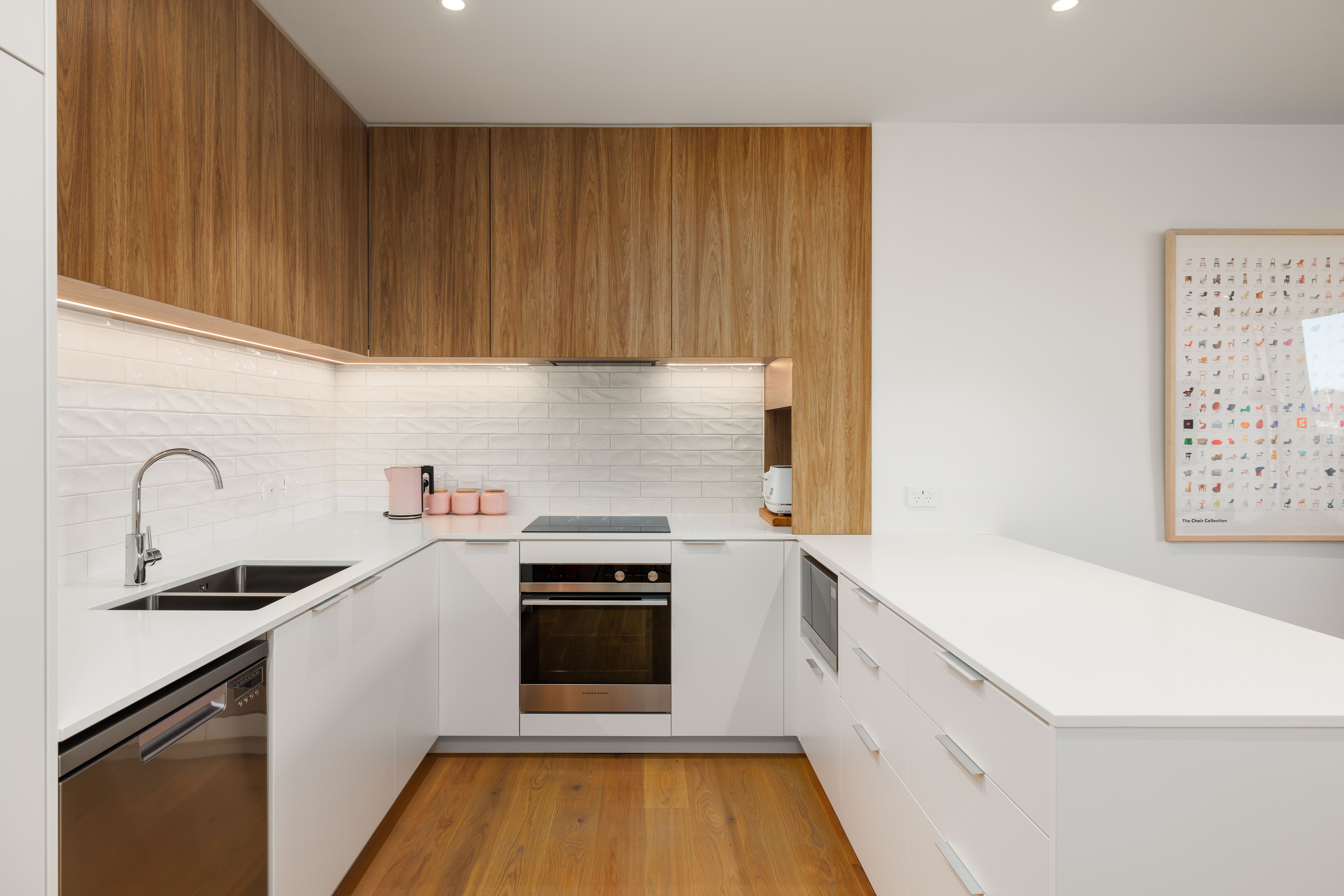 Design-Driven Double-Level Dwelling property photo 4