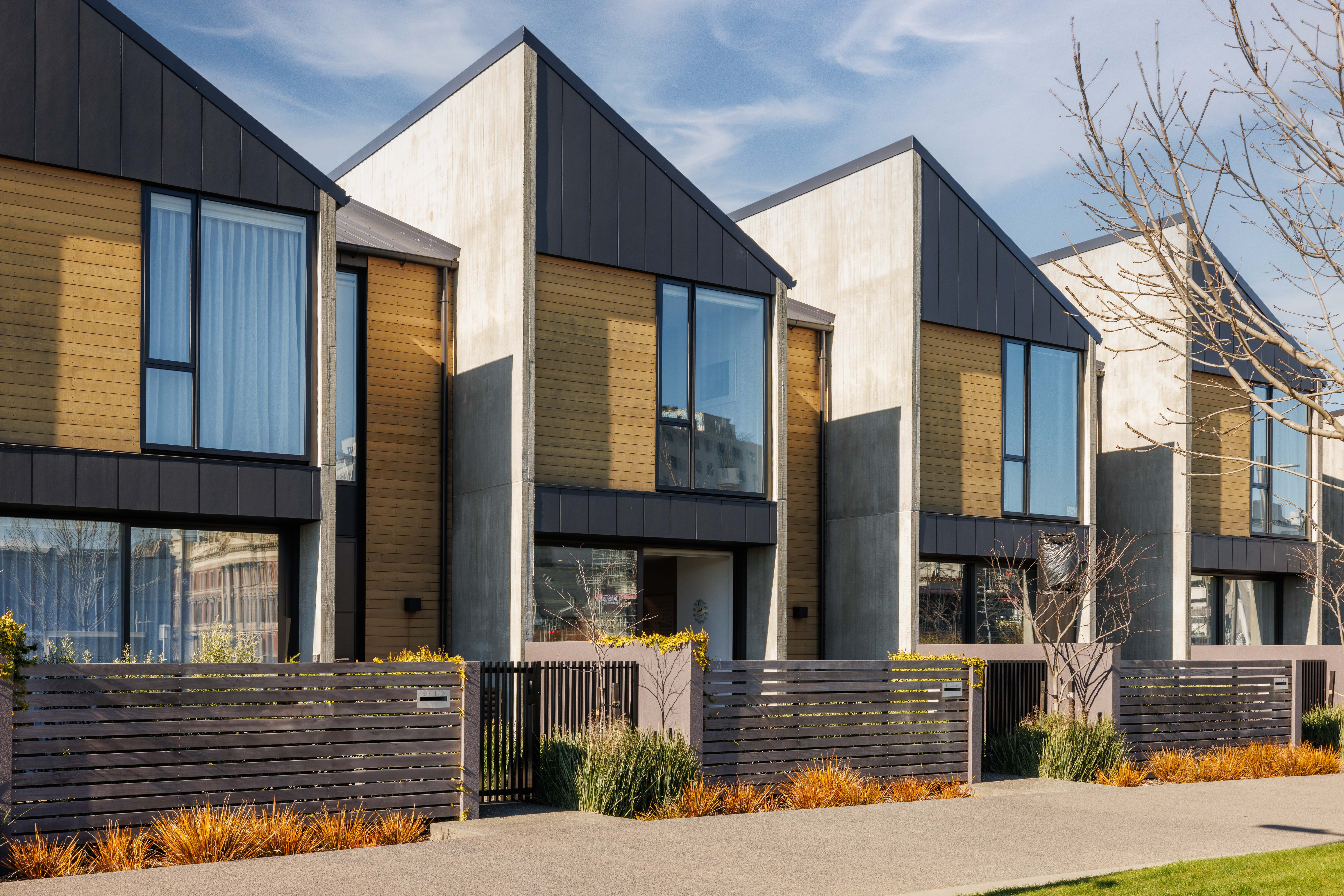 Design-Driven Double-Level Dwelling property photo 2