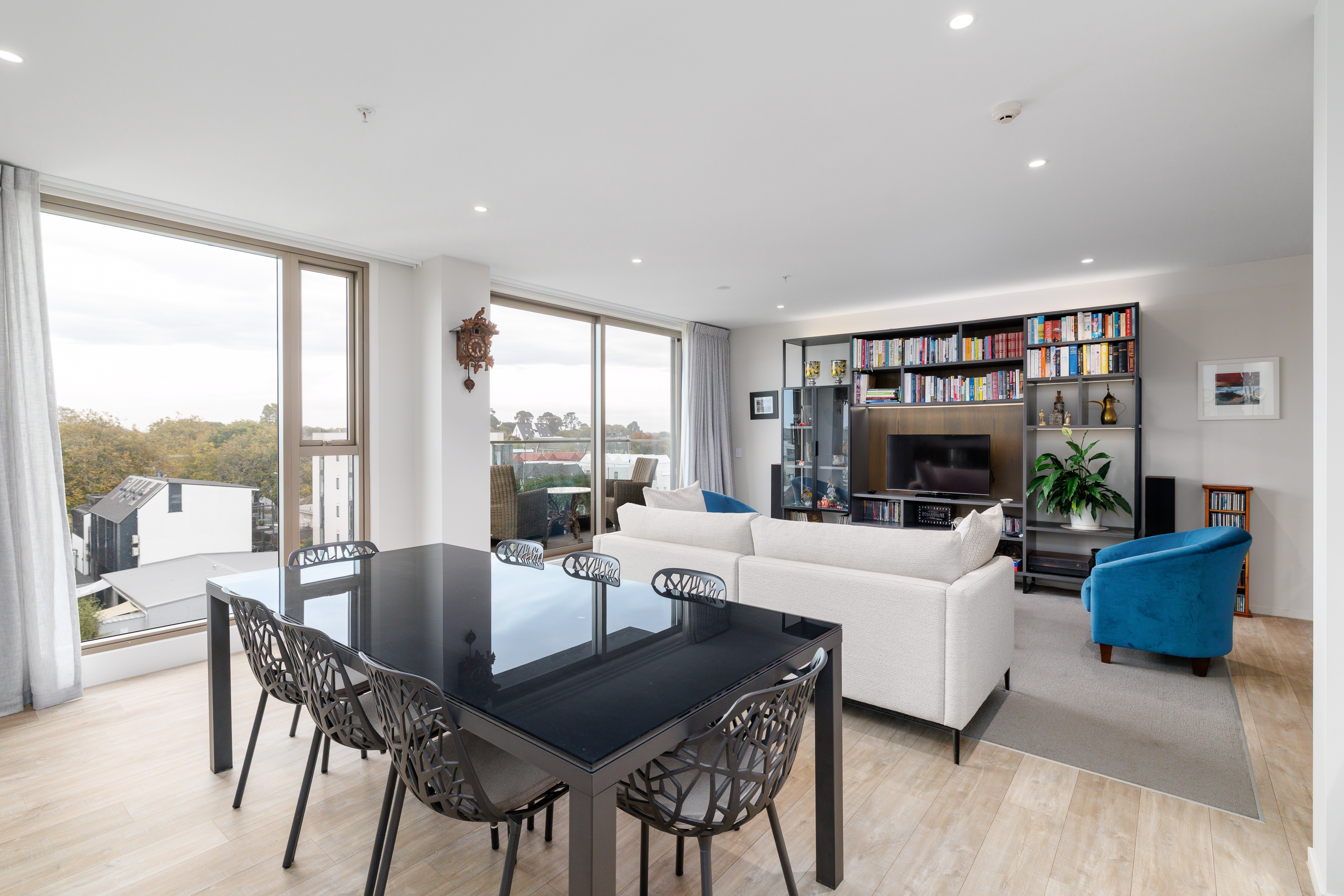 Living Large Above the City property photo 3