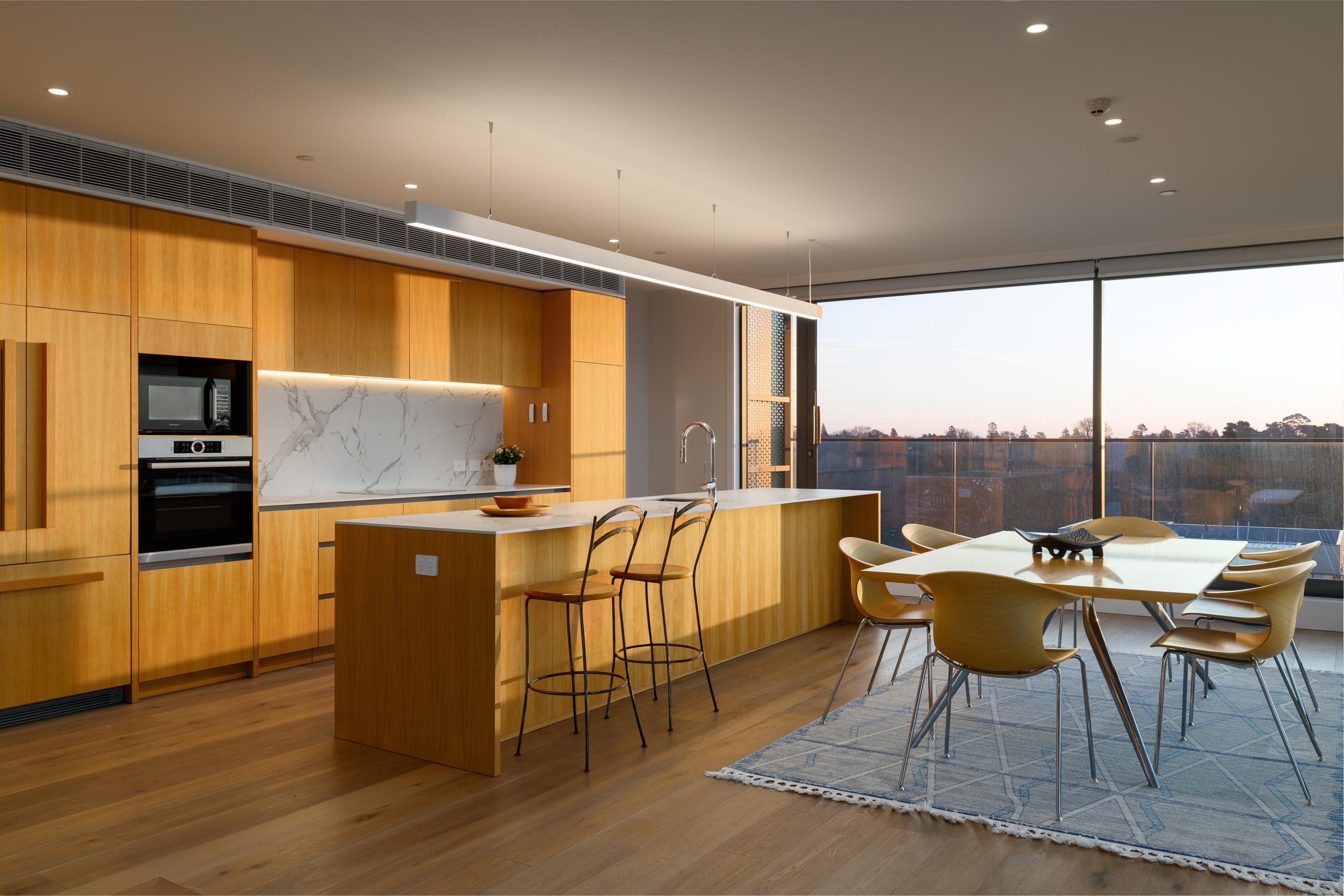 Skyline Sophistication - Sub Penthouse property photo 3