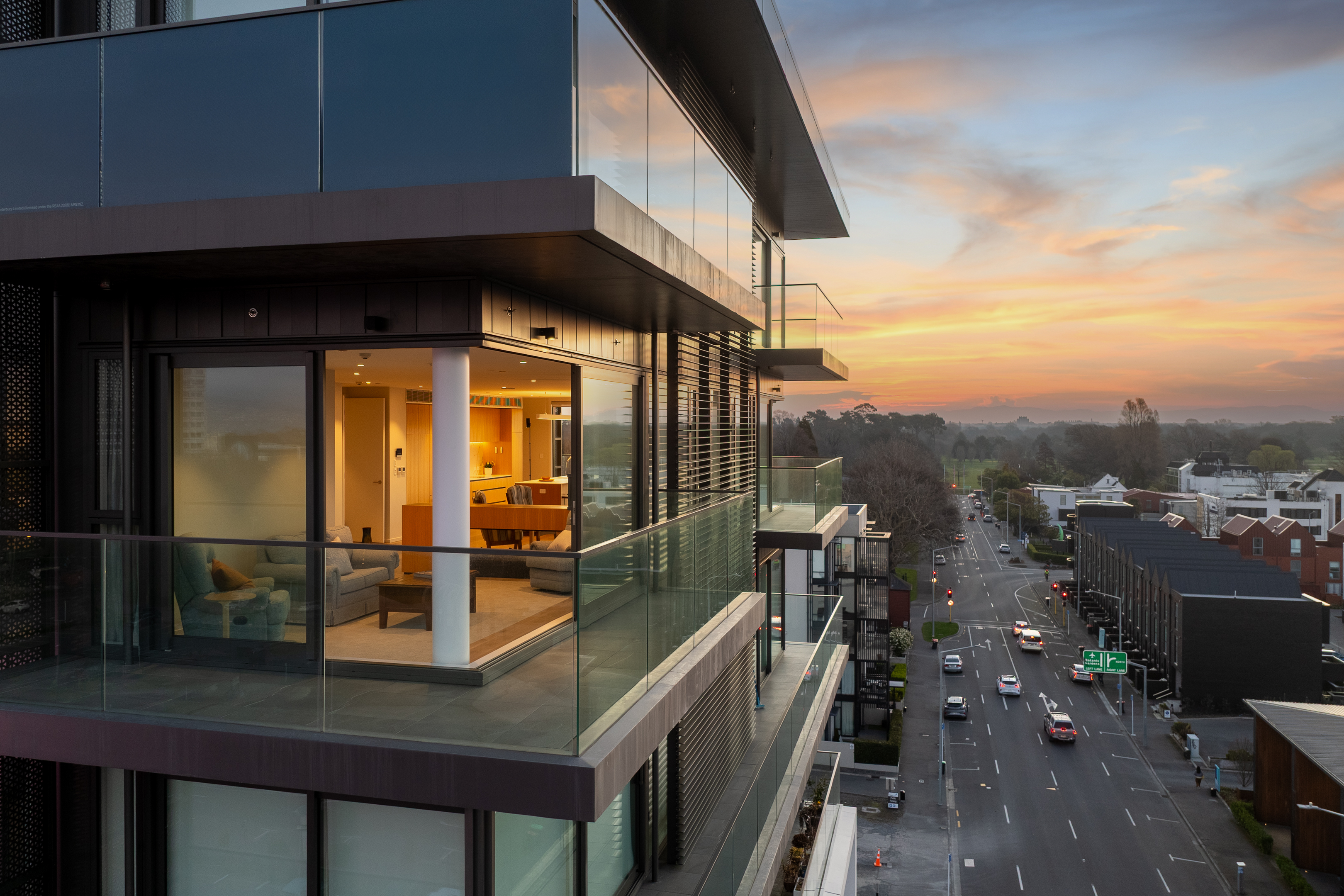 Skyline Sophistication - Sub Penthouse property photo 2