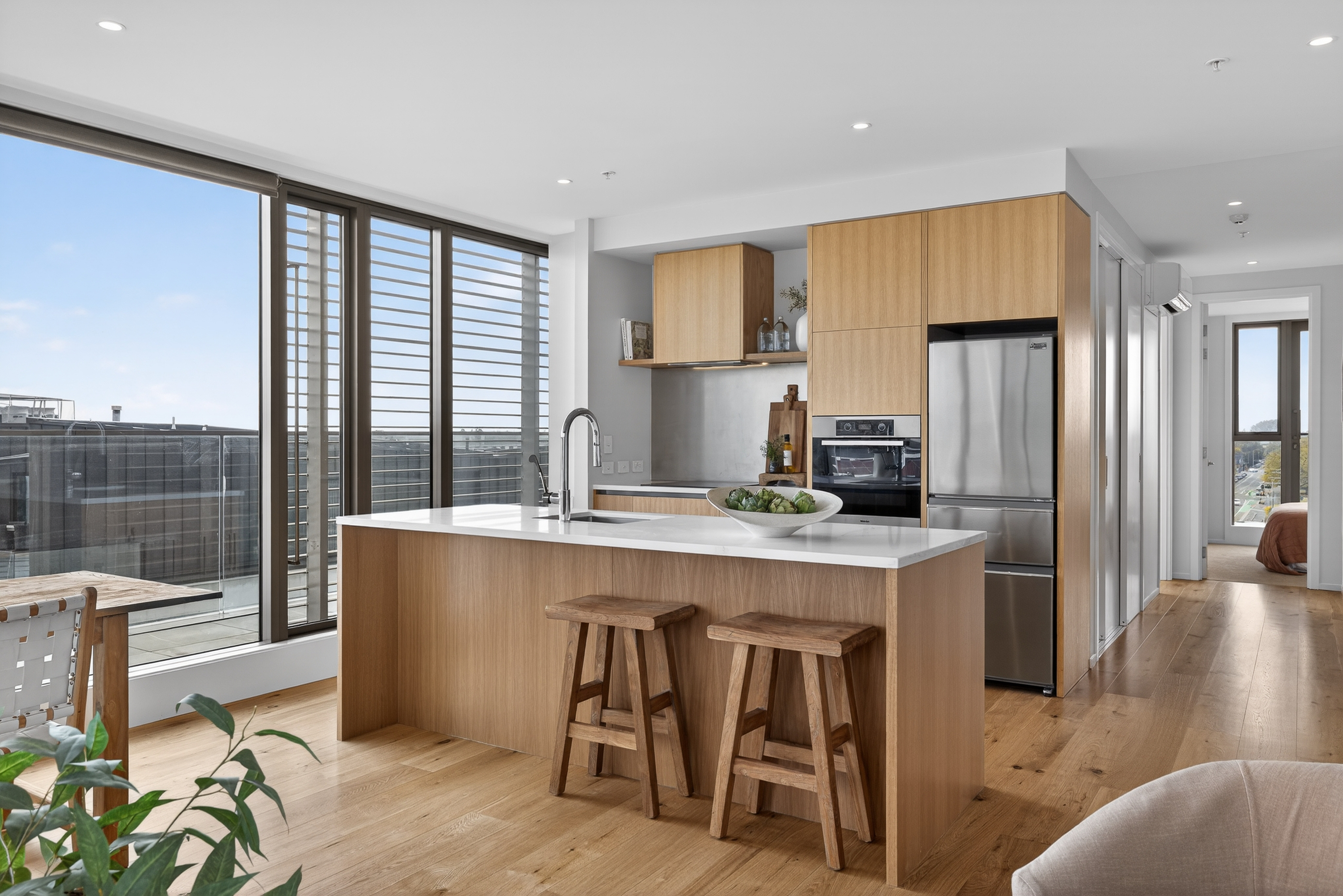 Wraparound Balcony Luxury + 2 Carparks property photo 4