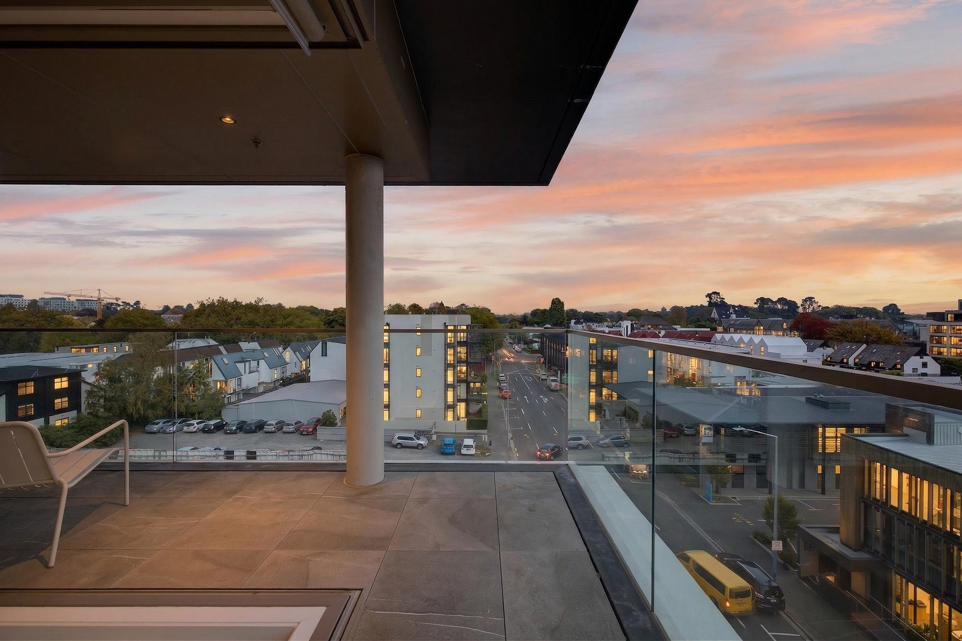 Wraparound Balcony Luxury + 2 Carparks - Main Photo