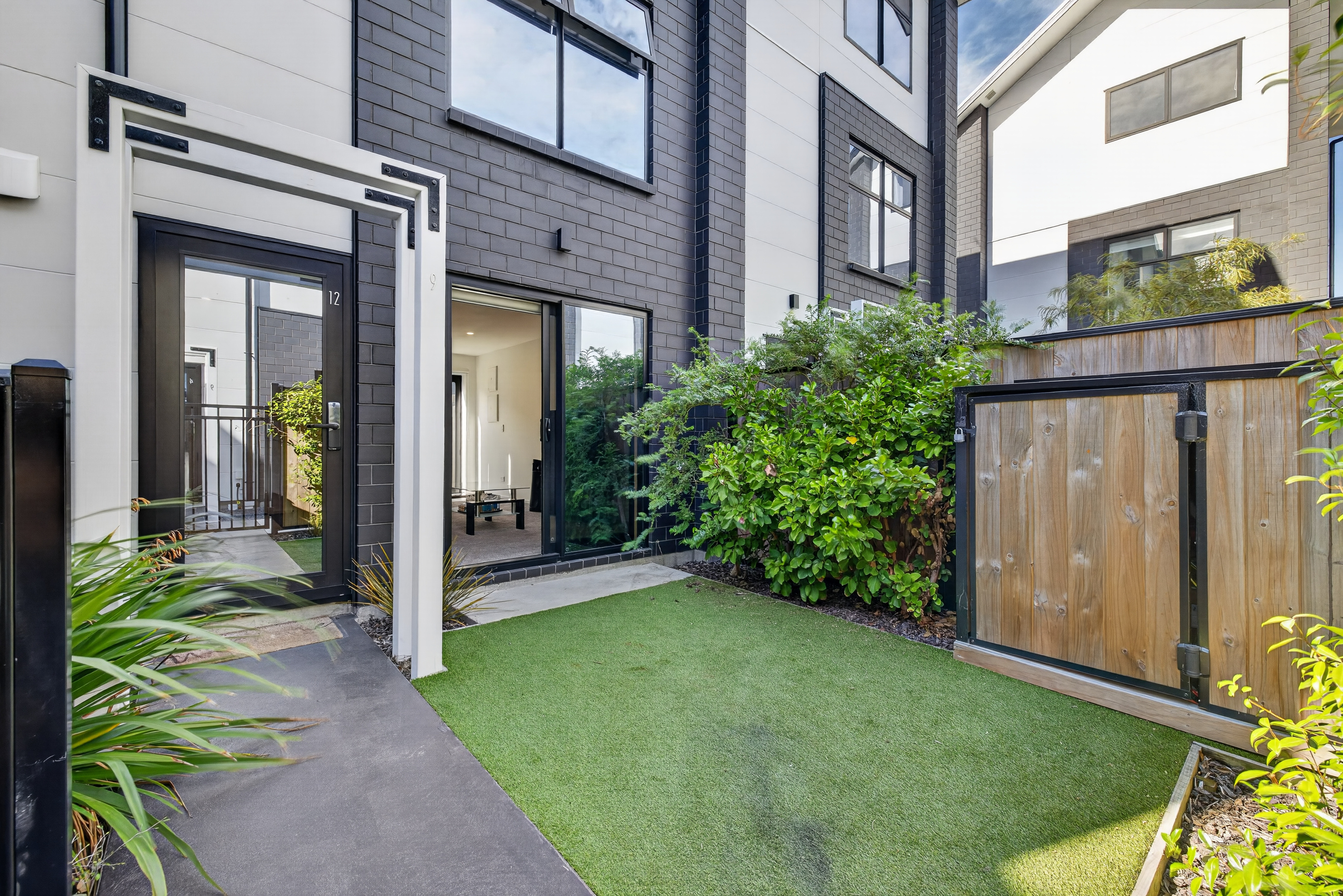 Live or Let - Airbnb Zone property photo 2