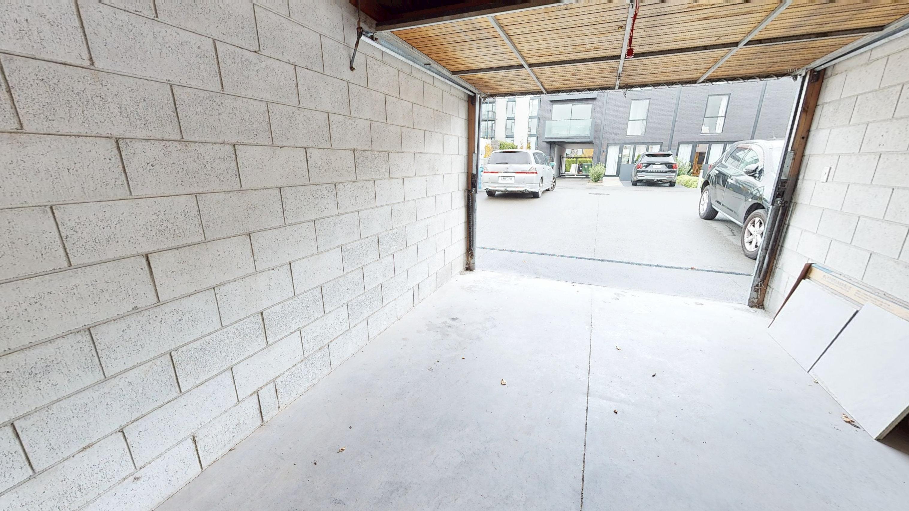 3 Car Garage - Central City rarity property photo 5